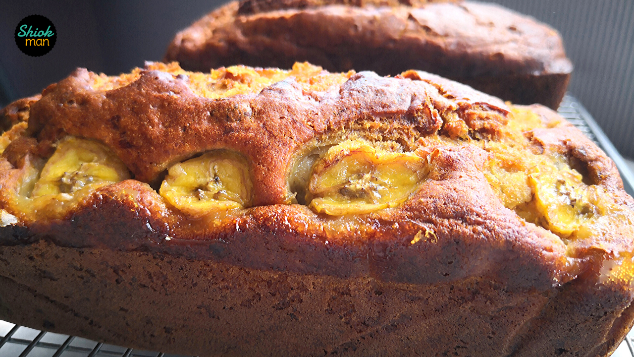 Soft and Moist Banana Chocolate Chips Cake